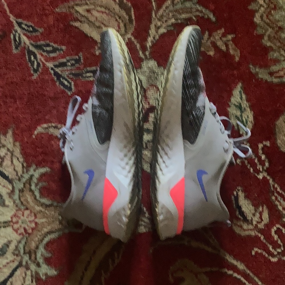 Nike odyssey react running shoes - Picture 2 of 3